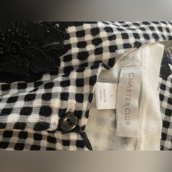 Charter Club NWT  black and white appliqué floral cardigan  - checkered sz L - Picture 7 of 9